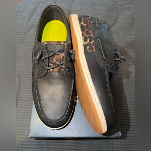 Sperry Men's Black and Tan Boat Shoes with Leopard Accent